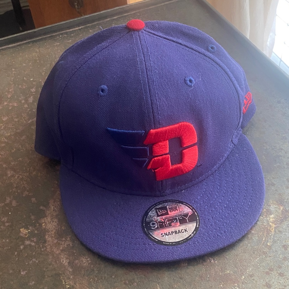 New Era Dayton Flyers 9FIFTY Blue & Red Snapback FlatBill Hat w/Embroidered Logo